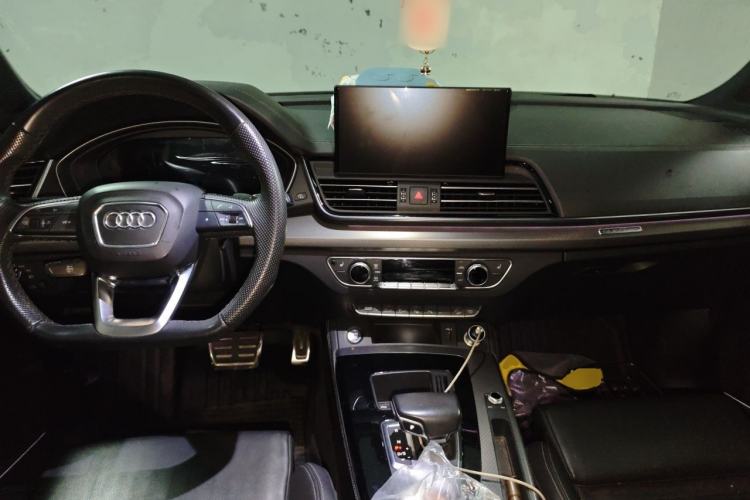Used Audi Q5L 2023 45T Luxury Dynamic Model Center Console