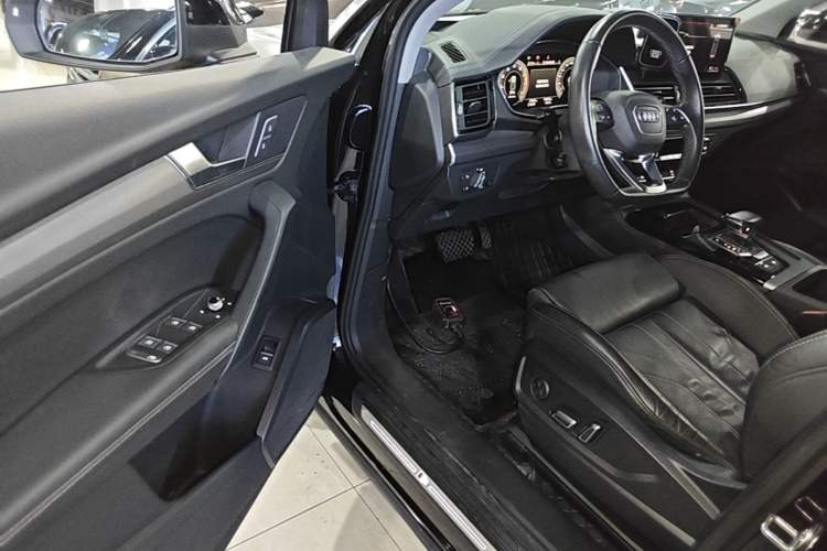 Used Audi Q5L 2023 40T Fashionable and Dynamic Edition Driver Seat