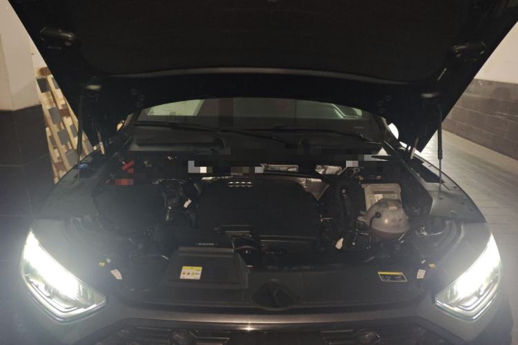 Used Audi Q5L 2023 40T Luxury Dynamic Model Engine Bay