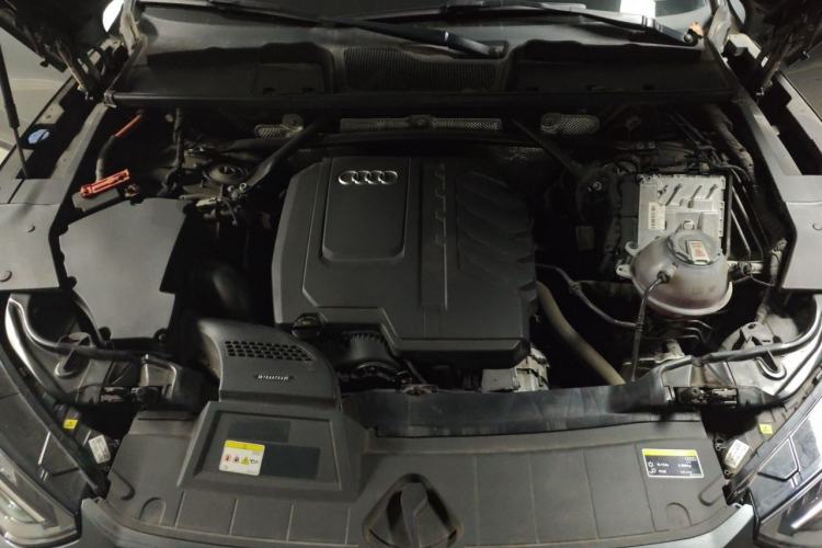 Used Audi Q5L 2023 45T Luxury Dynamic Model Engine Bay