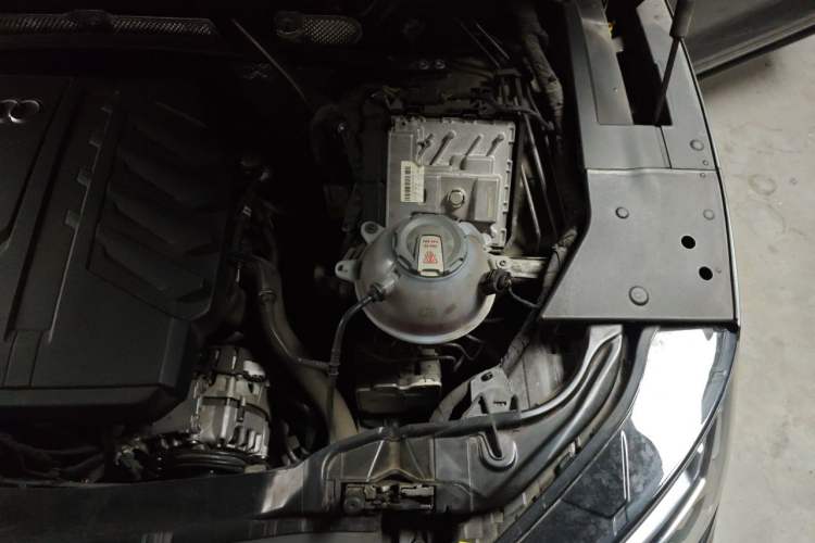 Used Audi Q5L 2023 45T Luxury Dynamic Model Engine Bay Left