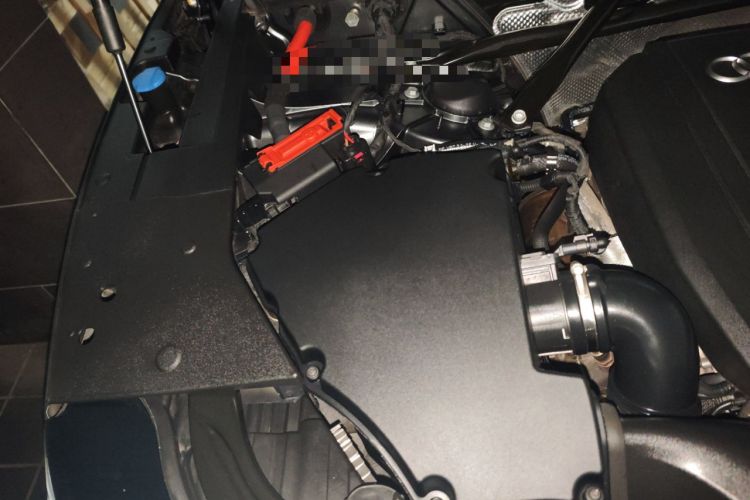Used Audi Q5L 2023 40T Luxury Dynamic Model Engine Bay Right
