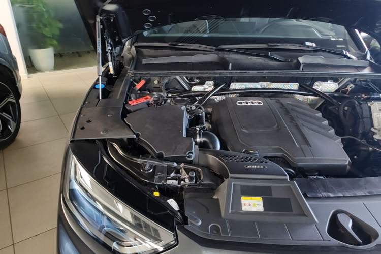 Used Audi Q5L 2023 40T Luxury Dynamic Model Engine Bay Right