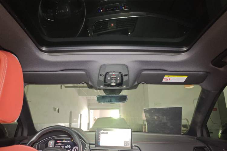 Used Audi Q5L 2023 40T Luxury Dynamic Model Headliner