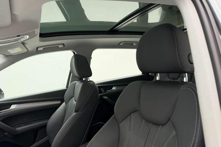 Used Audi Q5L 2023 40T Fashionable and Dynamic Edition Headliner