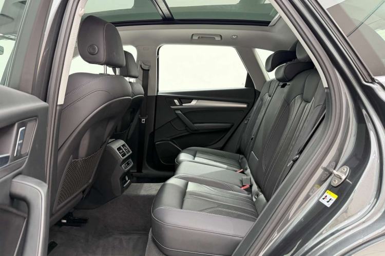 Used Audi Q5L 2023 40T Fashionable and Dynamic Edition Interior 4