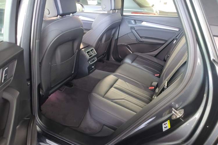 Used Audi Q5L 2023 40T Luxury Dynamic Model Left Rear Seat