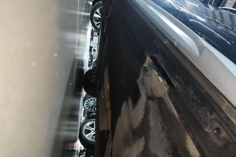 Used Audi Q5L 2023 40T Fashionable and Dynamic Edition Left Side Sill
