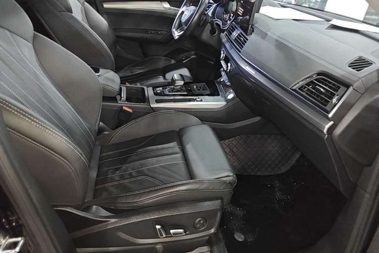 Used Audi Q5L 2023 40T Fashionable and Dynamic Edition Right Front Seat