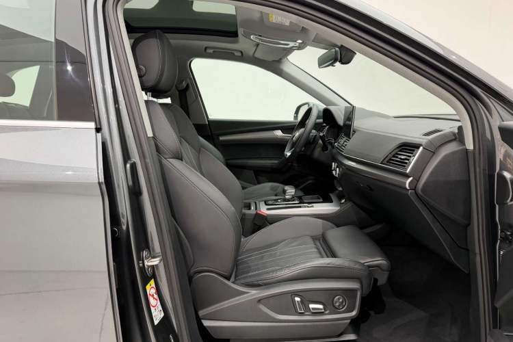 Used Audi Q5L 2023 40T Fashionable and Dynamic Edition Right Front Seat