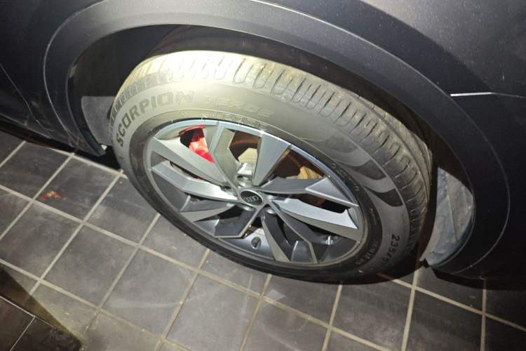 Used Audi Q5L 2023 40T Luxury Dynamic Model Right Front Wheel Hub