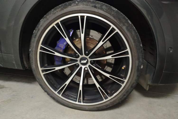 Used Audi Q5L 2023 45T Luxury Dynamic Model Right Front Wheel Hub