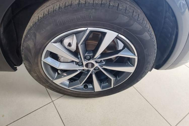 Used Audi Q5L 2023 40T Luxury Dynamic Model Right Front Wheel Hub