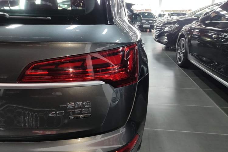 Used Audi Q5L 2023 40T Fashionable and Dynamic Edition Right Rear Taillight