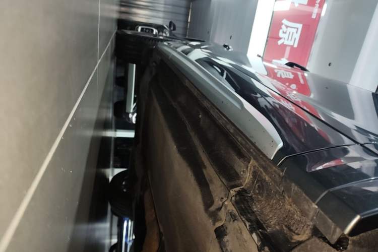 Used Audi Q5L 2023 40T Fashionable and Dynamic Edition Right Side Sill