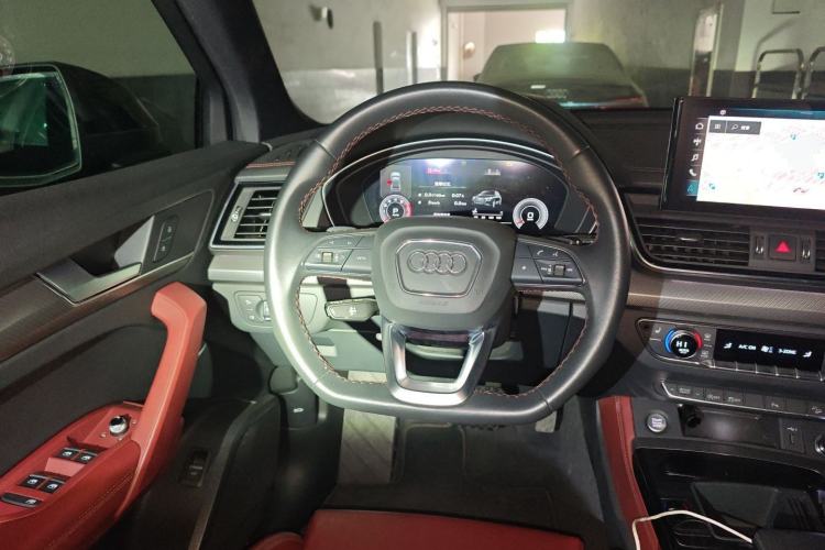 Used Audi Q5L 2023 40T Luxury Dynamic Model Steering Wheel