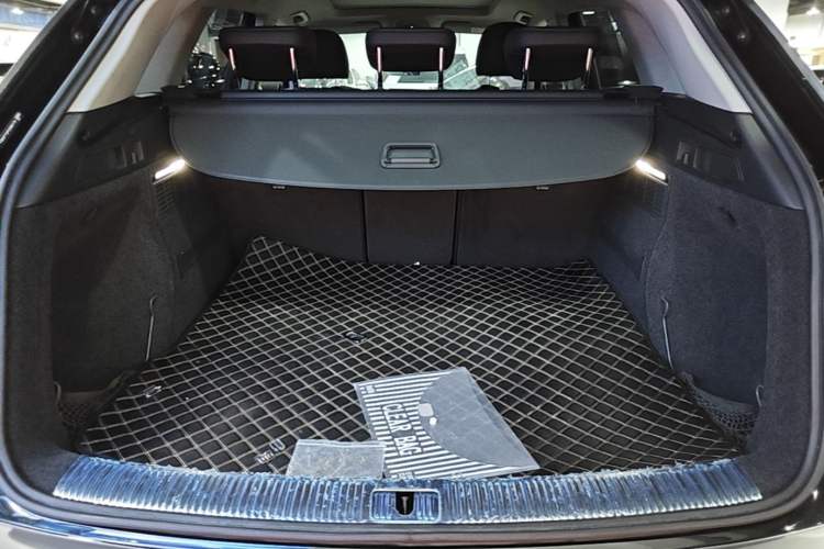 Used Audi Q5L 2023 40T Fashionable and Dynamic Edition Trunk