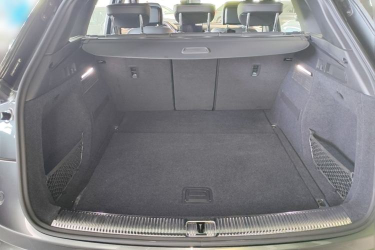 Used Audi Q5L 2023 40T Luxury Dynamic Model Trunk