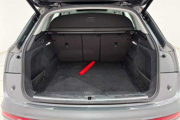Used Audi Q5L 2023 40T Fashionable and Dynamic Edition Trunk