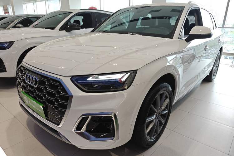 Used Audi Q5L 2023 40T Fashionable and Dynamic Edition Guazi used car, China used car export, Used car for sale, Used cars, Cheapest cars for sale
