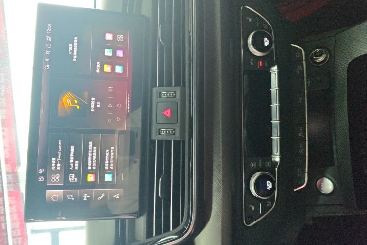 Used Audi Q5L 2023 40T Luxury Dynamic Model Audio And AC Panel