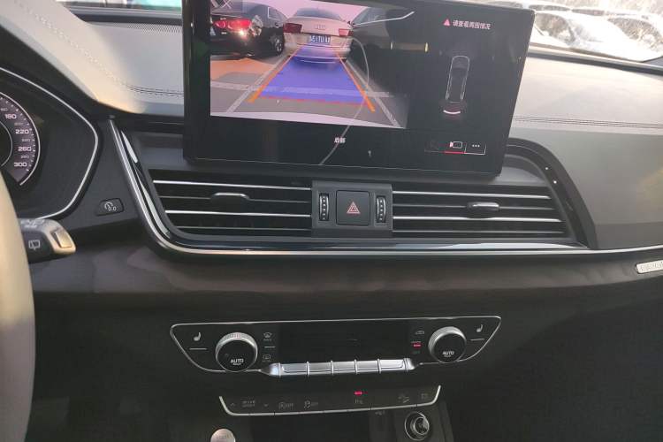 Used Audi Q5L 2023 40T Fashionable and Dynamic Edition Audio And AC Panel