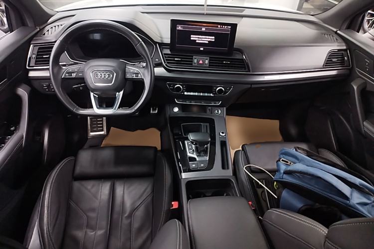 Used Audi Q5L 2023 40T Luxury Dynamic Model Center Console