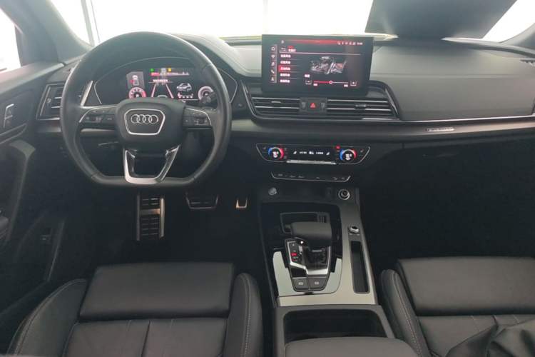 Used Audi Q5L 2023 40T Luxury Dynamic Model Center Console