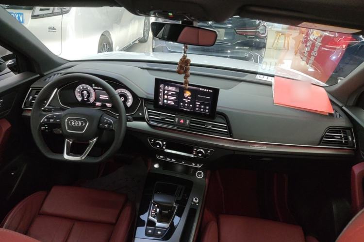 Used Audi Q5L 2023 40T Luxury Dynamic Model Center Console