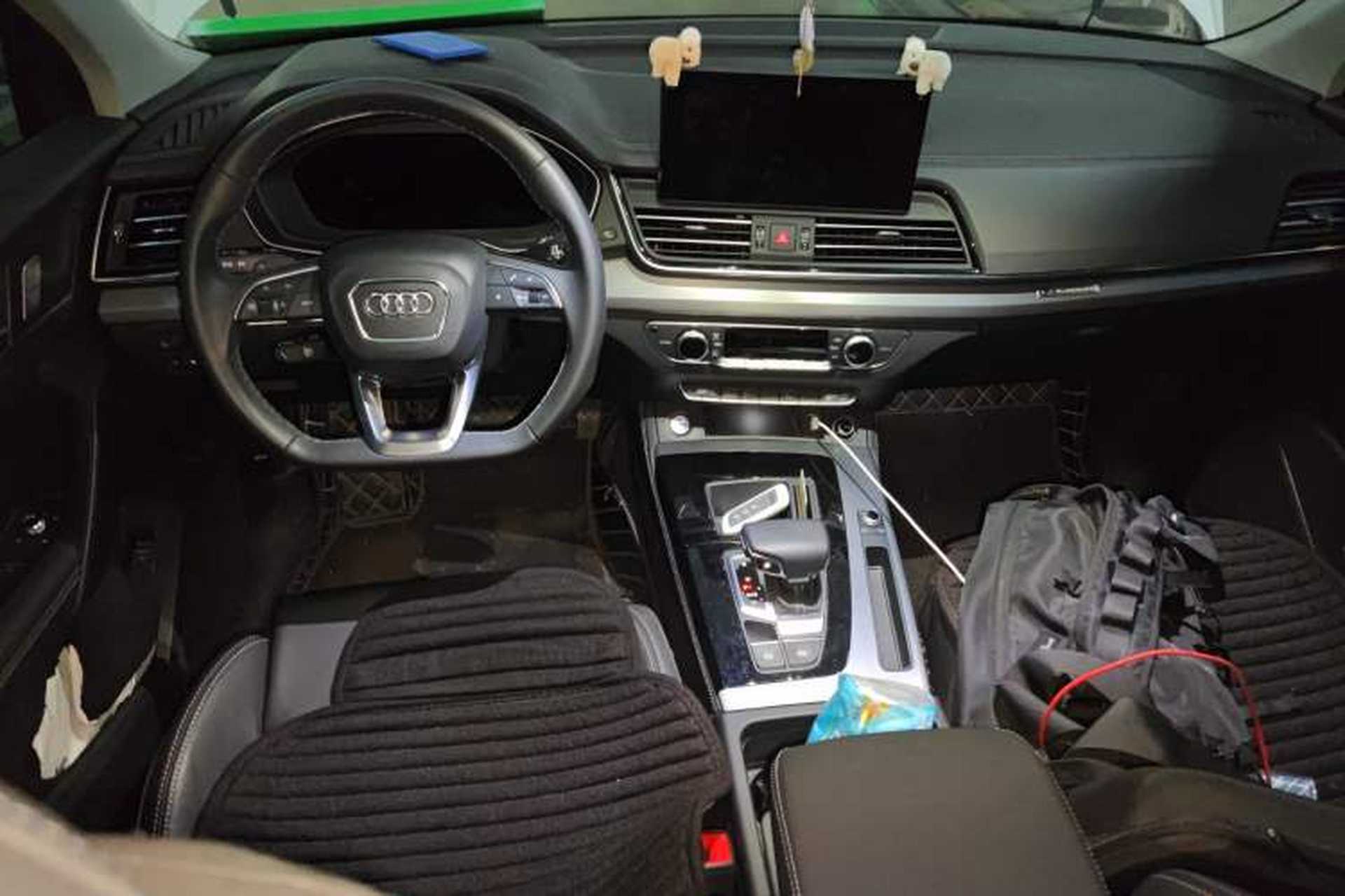 Used Audi Q5L 2023 40T Fashionable and Dynamic Edition Center Console