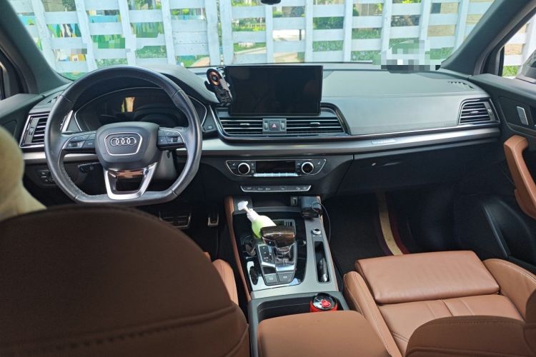 Used Audi Q5L 2023 40T Luxury Dynamic Model Center Console