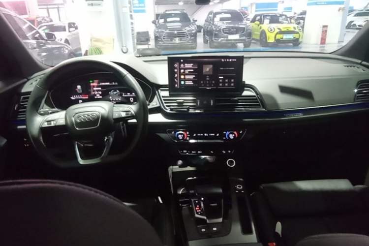 Used Audi Q5L 2023 40T Luxury Dynamic Model Center Console