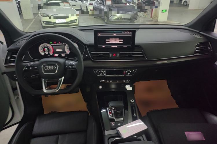 Used Audi Q5L 2023 40T Luxury Dynamic Model Center Console