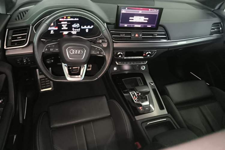Used Audi Q5L 2023 45T Luxury Dynamic Model Center Console