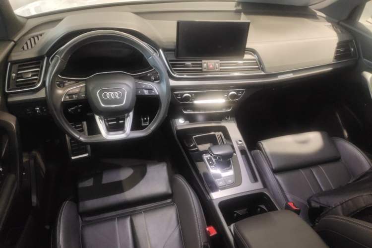 Used Audi Q5L 2023 40T Luxury Dynamic Model Center Console