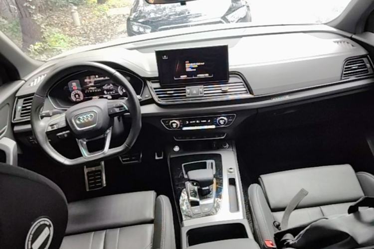 Used Audi Q5L 2023 40T Luxury Dynamic Model Center Console