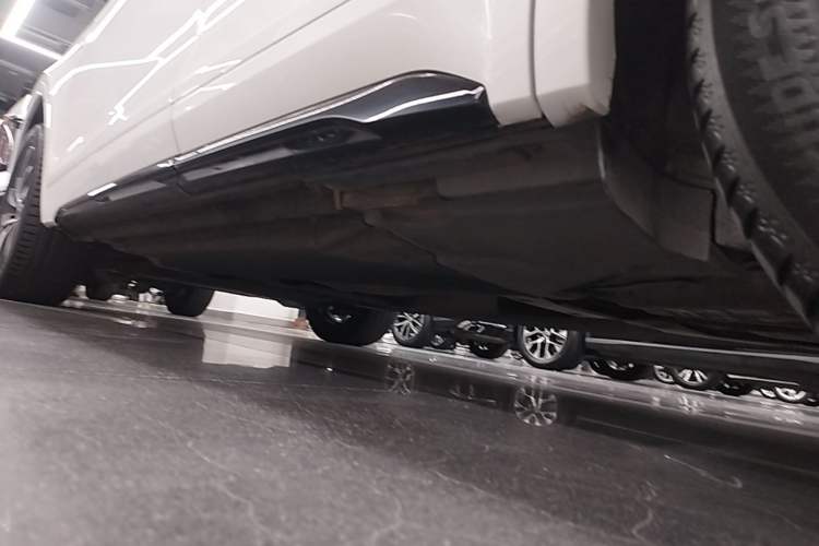 Used Audi Q5L 2023 40T Luxury Dynamic Model Chassis Rear Left