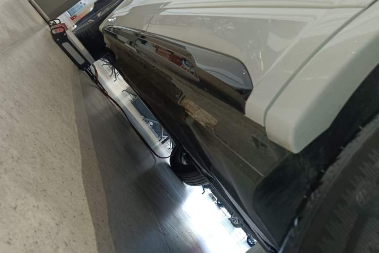 Used Audi Q5L 2023 40T Luxury Dynamic Model Chassis Rear Left