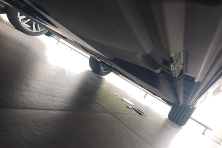 Used Audi Q5L 2023 40T Luxury Dynamic Model Chassis Rear Right