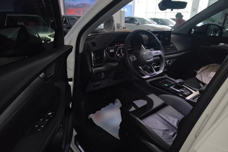 Used Audi Q5L 2023 40T Fashionable and Dynamic Edition Driver Seat