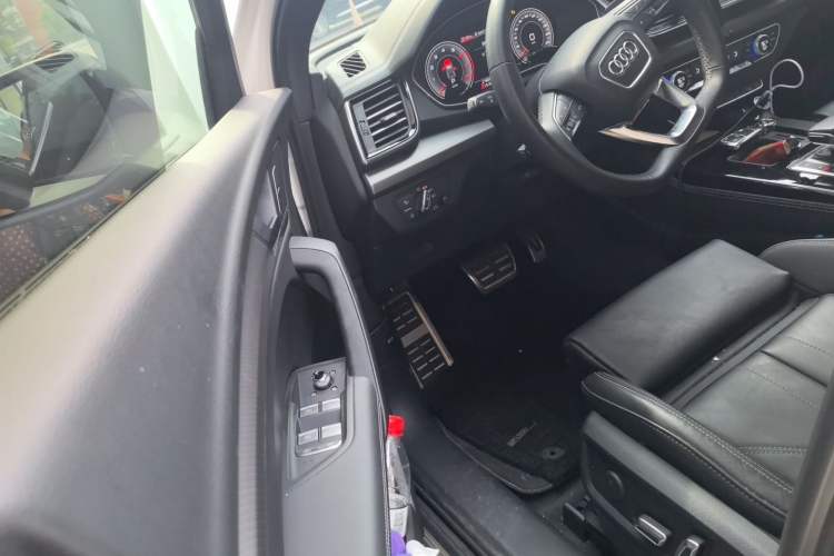 Used Audi Q5L 2023 40T Fashionable and Dynamic Edition Driver Seat