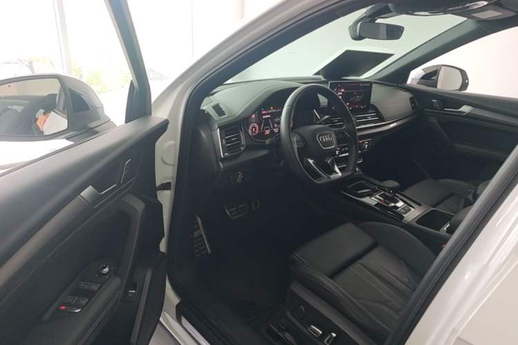 Used Audi Q5L 2023 40T Luxury Dynamic Model Driver Seat