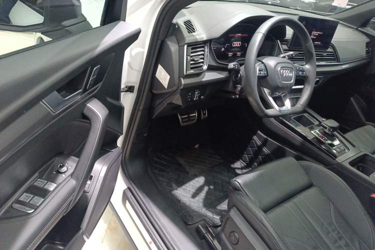 Used Audi Q5L 2023 40T Luxury Dynamic Model Driver Seat