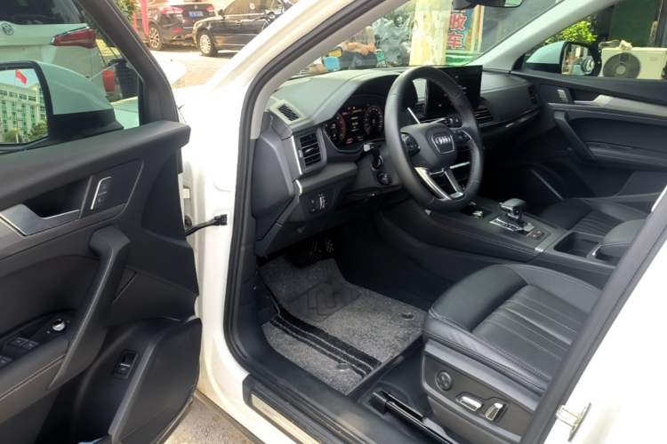 Used Audi Q5L 2023 40T Fashionable and Elegant Version Driver Seat