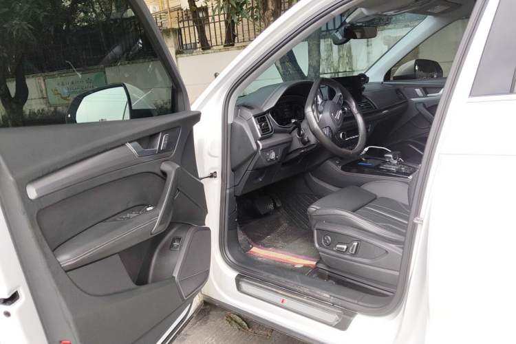 Used Audi Q5L 2023 40T Fashionable and Dynamic Edition Driver Seat