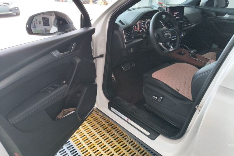 Used Audi Q5L 2023 40T Fashionable and Dynamic Edition Driver Seat