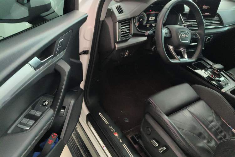 Used Audi Q5L 2023 40T Fashionable and Dynamic Edition Driver Seat