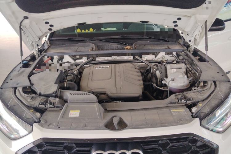 Used Audi Q5L 2023 40T Luxury Dynamic Model Engine Bay