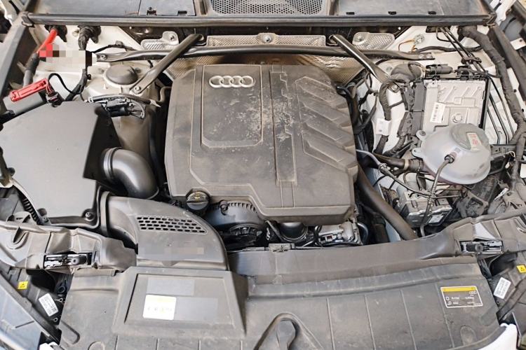 Used Audi Q5L 2023 45T Luxury Dynamic Model Engine Bay