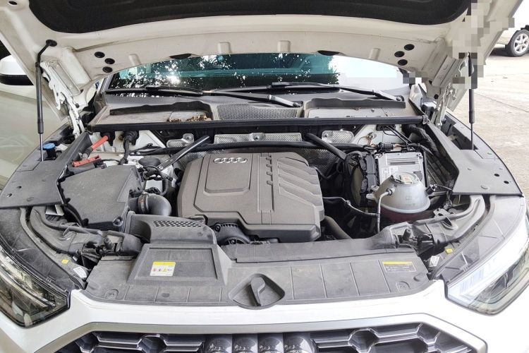 Used Audi Q5L 2023 40T Fashionable and Dynamic Edition Engine Bay